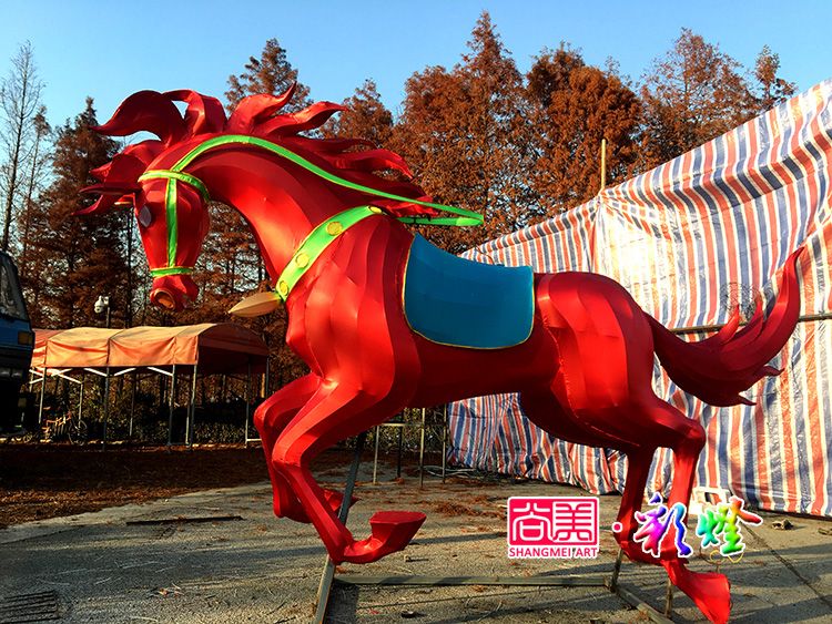 Why are Chinese lanterns considered the best in the world？